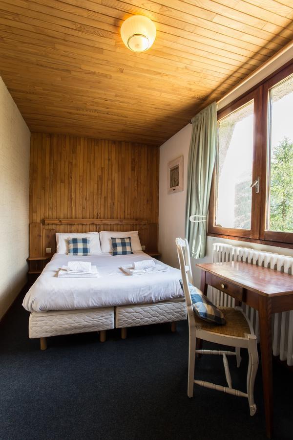 Chalet Les Melezes Bed and Breakfast Tignes Exteriör bild