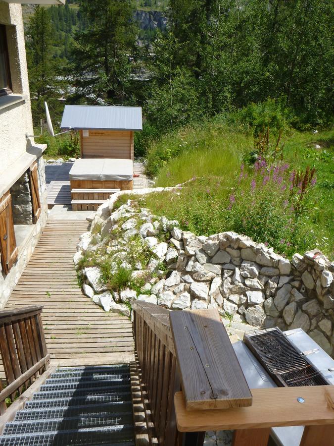 Chalet Les Melezes Bed and Breakfast Tignes Exteriör bild